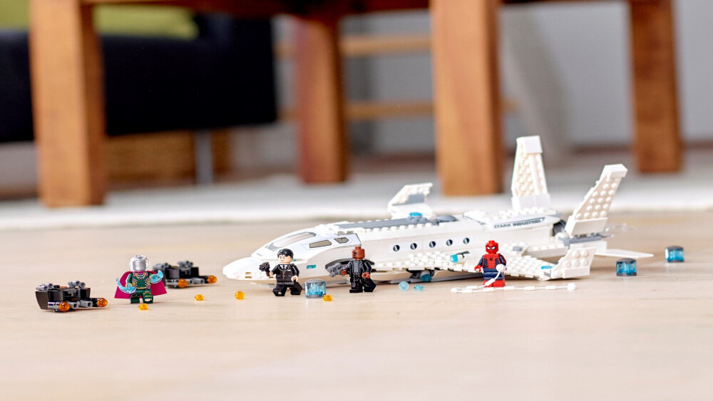 LEGO Spider-Man Odrzutowiec Starka i atak dronów - funkcja edukacyjna