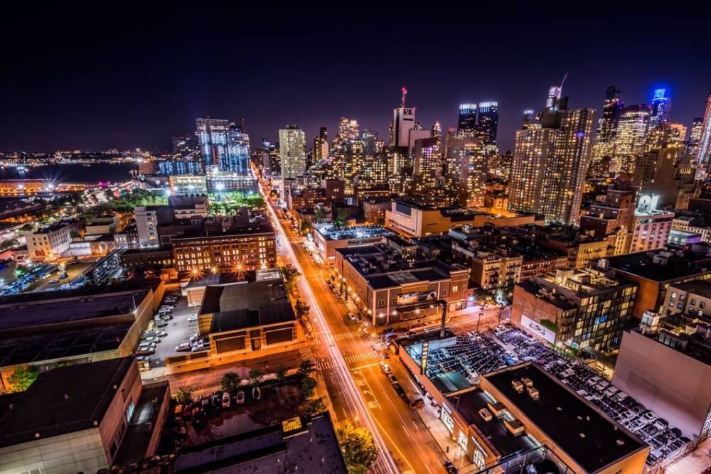 Obiektyw SAMYANG AF 14 mm f-2.8  ogniskowa przysłona ostrość pierścienie optyka soczewki powłoki montaż bagnet światło jasność zoom filtry waga