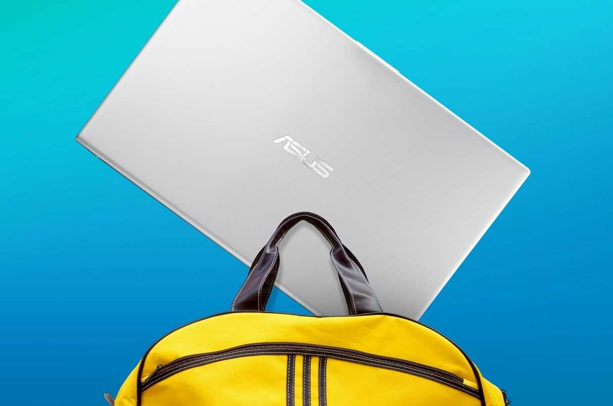 Laptop ASUS VivoBook M712DA - kompaktowy rozmiar 