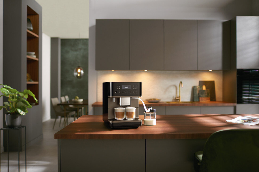 OEkspres MIELE MilkPerfection CM 6360 Czarny moc 1500 W 15barow pojemnosc 1,8l Wi-Fi