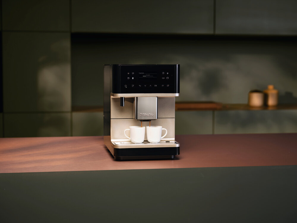 Ekspres MIELE MilkPerfection CM 6360 Czarny  sterowanie elektroniczne wyswietlacz czytelny