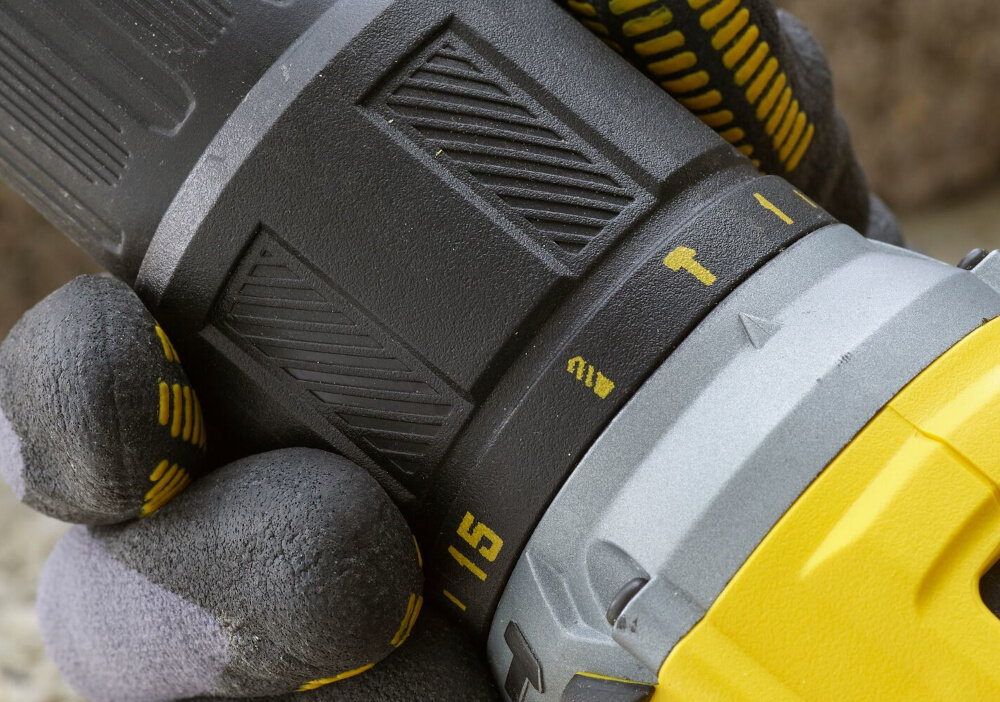 Wiertarko-wkrętarka STANLEY FatMax SFMCD715M2K-QW regulacja sprzegla w 15 poziomach uniwersalosc kontrola bezpieczna praca