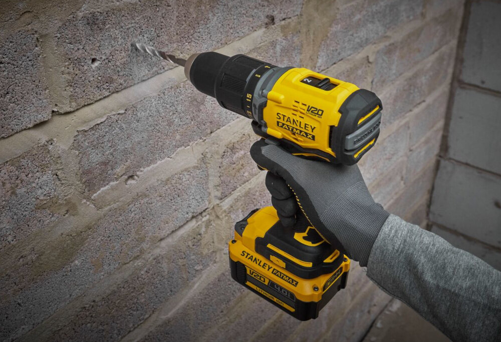 Wiertarko-wkrętarka STANLEY FatMax SFMCD715M2K-QW ergonomiczna rekojesc antyposlizgowe tworzywo komfortowy uchwyt lekka konstrukcja 1,2 kg
