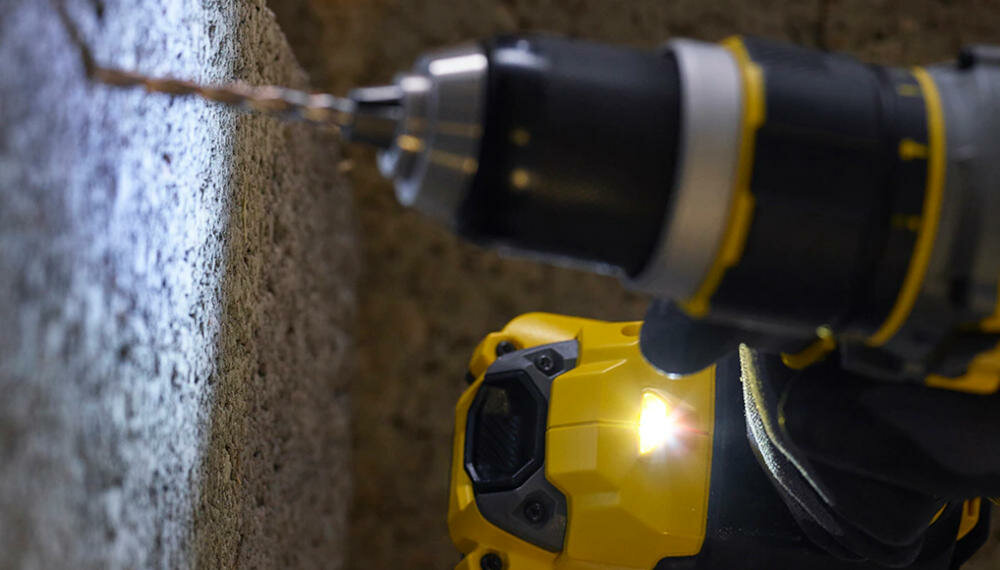 STANLEY-SFMCD721M2K-QW wiertarko-wkrętarka reflektor led widoczność