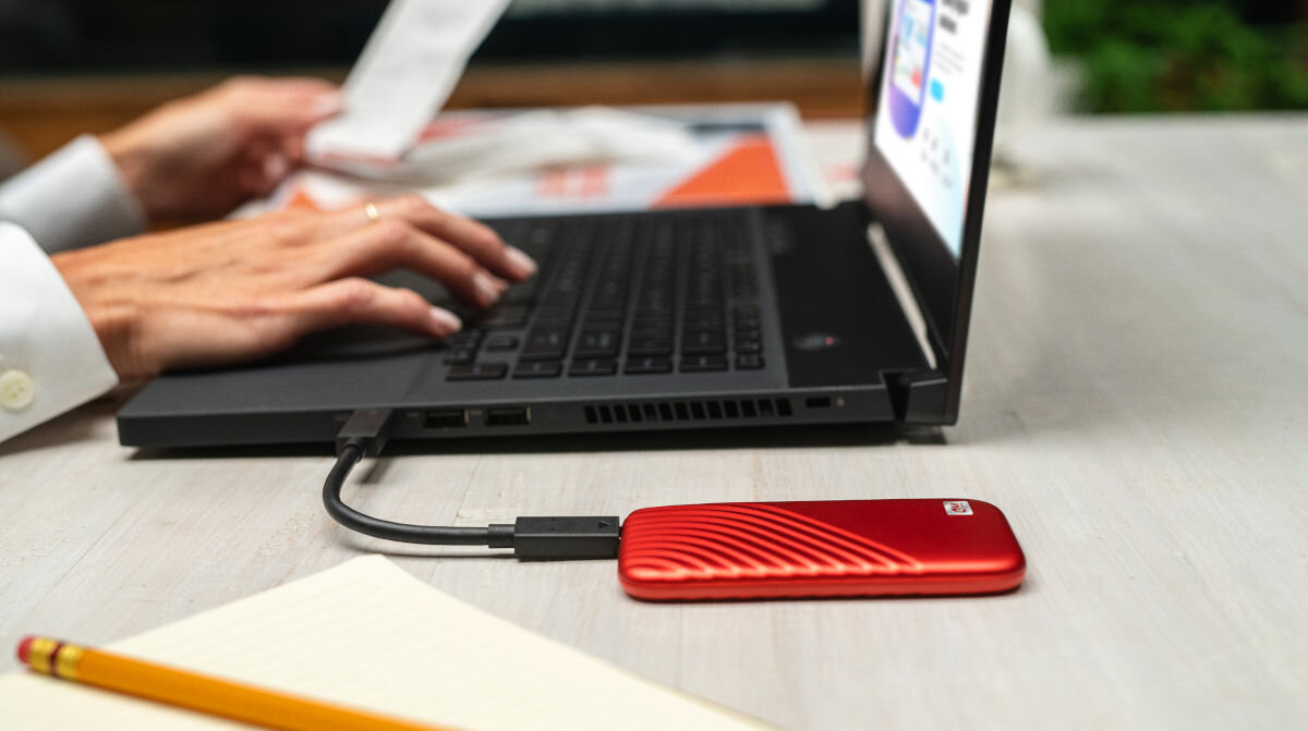 Dysk WD My Passport 2TB SSD Szary 256-bitowe szyfrowanie sprzętowe AES ochrona hasłem zaawansowane funkcje bezpieczeństwa