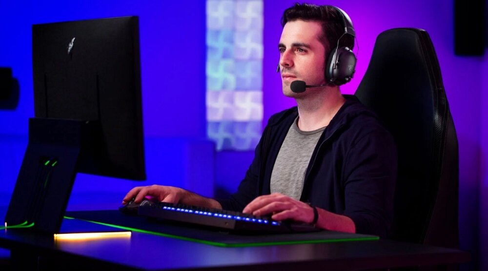 Słuchawki RAZER Blackshark V2 Pro funkcja redukcji hałasu