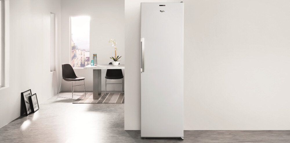 CHŁODZIARKA WHIRLPOOL SW8AM2YWR2 6 zmysł Technologia pojemność 364 l Oświetlenie LED jasne wnętrze półka na butelki balkoniki drzwi szuflady szybkie chłodzenie