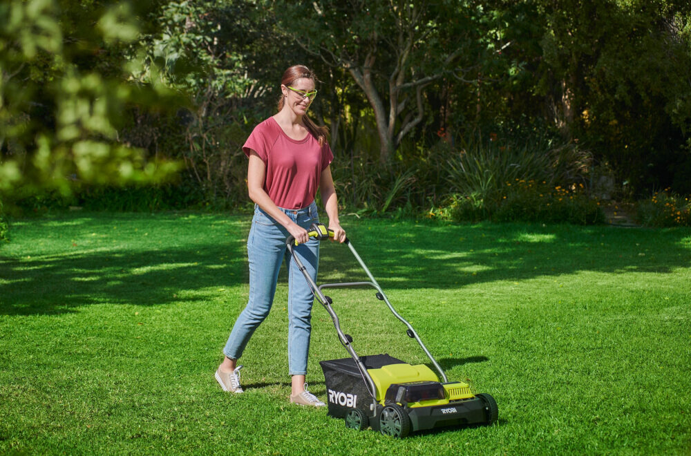 Wertykulator akumulatorowy RYOBI RY18SFX35A-240 wałek do wertykulacji wertykulacja aeracja doskonały wygląd trawnika