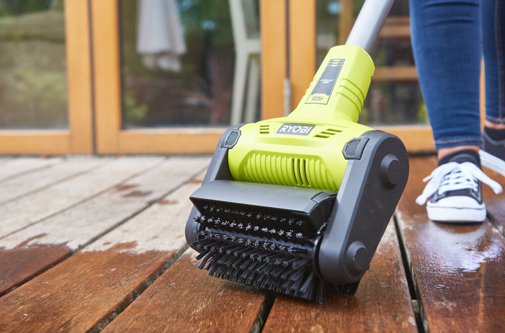 Urządzenie do czyszczenia tarasów RYOBI RY18PCB-140 uniwersalne urządzenie do czyszczenia płaskich powierzchni w ogrodzie obrotowa szczotka teleskopowy drążek rękojeść pomocnicza beznarzędziowa wymiana akcesoriów