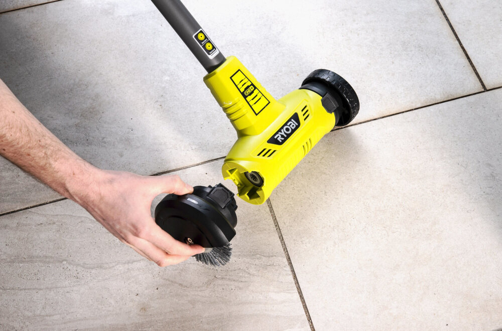 Szczotka ścierna RYOBI RAC818 115 mm średnica 115 mm współpracuje z urządzeniem RYOBI RY18PCA prosta w montażu trwała konstrukcja w zestawie czytelna instrukcja obsługi w języku polskim