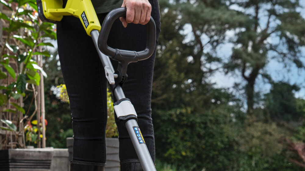 Urządzenie do czyszczenia fug w kostce brukowej RY18PCA-120 rękojeść pomocnicza ergonomiczny kształt obu uchwytów