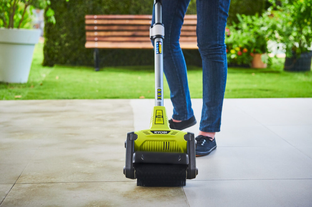 Szczotka RYOBI RAC823 szczotka obrotowa współpracuje z urządzeniem do czyszczenia tarasów RYOBI RY18PCB nie wymaga użycia detergentów wody