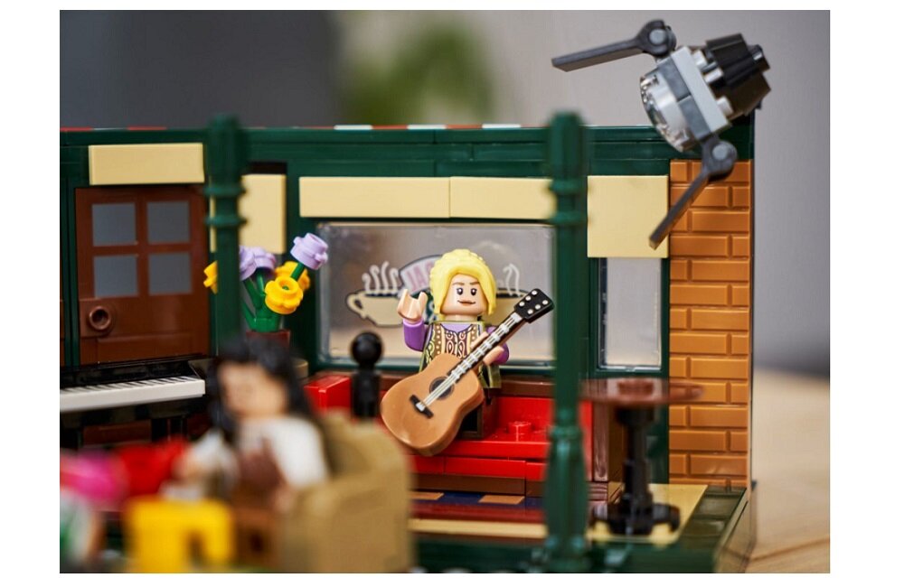 LEGO Ideas Central Perk 21319 kreatywna zabawa prawidłowy rozwój merytoryczny dziecka klocki figurki minifigurki bez zasilania klasyczna zabawa wysoka jakość lego wielogodzinna zabawa