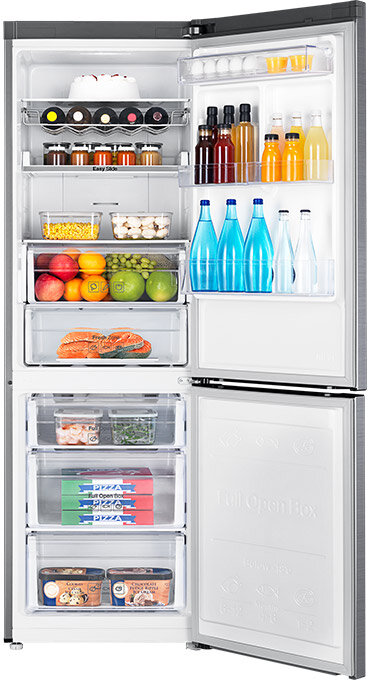 Otwarta na oścież lodówka RB30J3215S9 pełna jedzenia
