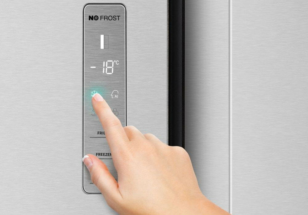 Lodówka HISENSE RS677N4BIE Side by side Nofrost Srebrna wyswietlacz