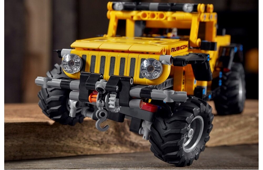 LEGO Technic Jeep Wrangler 42122 Realistyczny pojazd wiele detali znanych z prawdziwej wersji auta element aranżacyjny dziecięcego pokoju