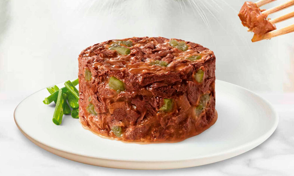 Karma dla kota GOURMET Gold Savoury Cake Jagnięcina i zielona fasola 85 g Skład jagnięcina 4% ryby i produkty rybne odwodniona zielona fasolka 0.8% odpowiada 7.2% zielonej fasolki