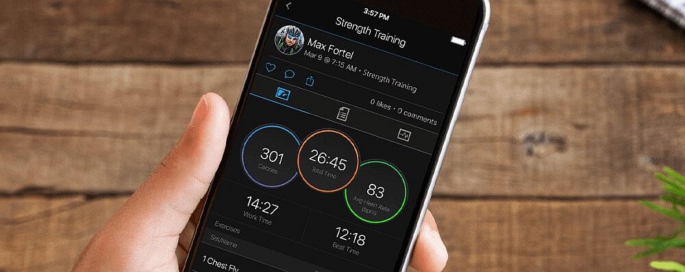 Zegarek sportowy GARMIN Forerunner 245 ekran bateria pasek sport monitoring puls spo2 trening ćwiczenia gps smartfon łączność czujniki pomiary