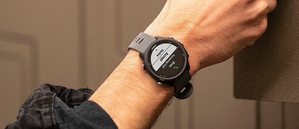 Zegarek sportowy GARMIN Forerunner 245 ekran bateria pasek sport monitoring puls spo2 trening ćwiczenia gps smartfon łączność czujniki pomiary
