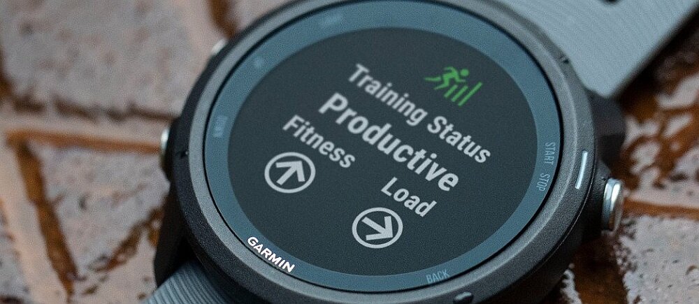 Zegarek sportowy GARMIN Forerunner 245 ekran bateria pasek sport monitoring puls spo2 trening ćwiczenia gps smartfon łączność czujniki pomiary