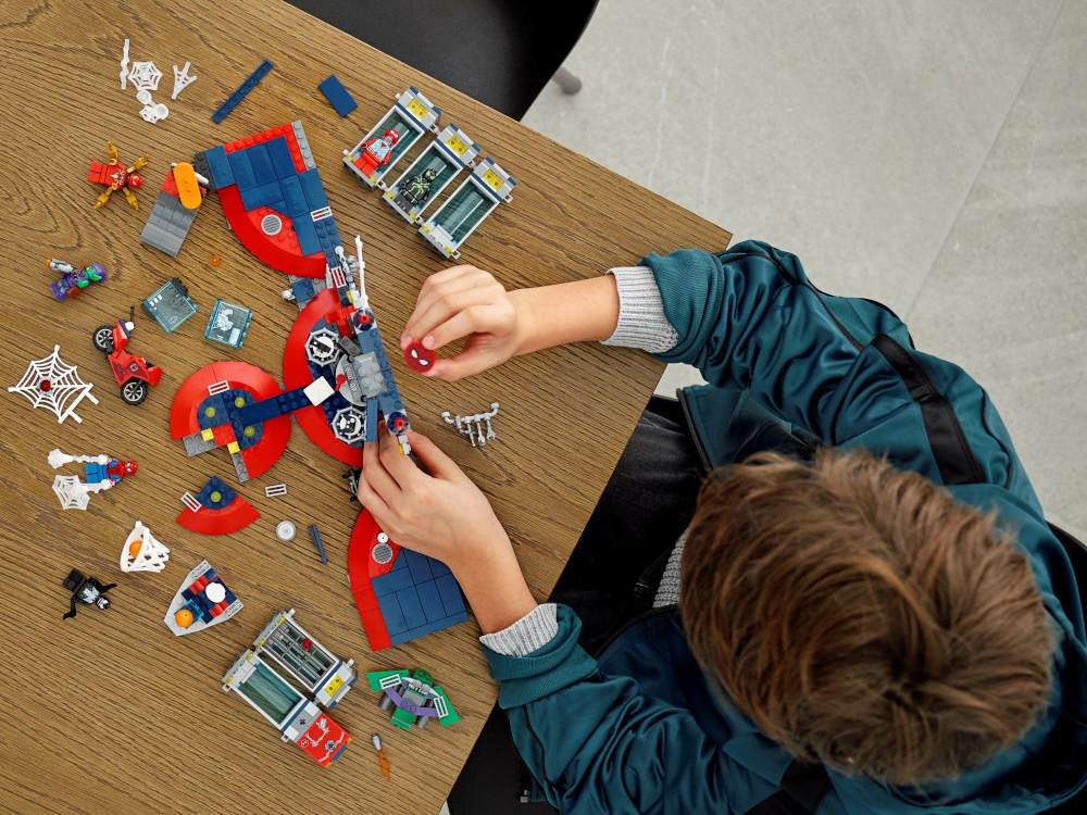 LEGO Marvel Atak na kryjówkę Spider-Mana 76175