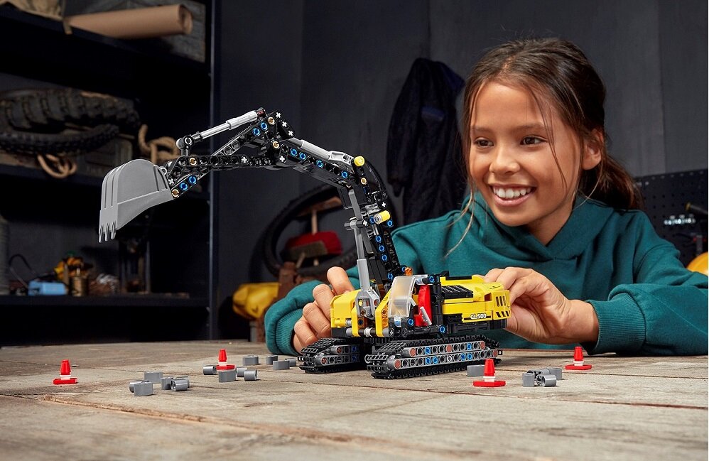 LEGO Technic Wytrzymała koparka 42121 Kształtowanie różnych umiejętności wzmacnianie koncentracji pobudza wyobraźnię
