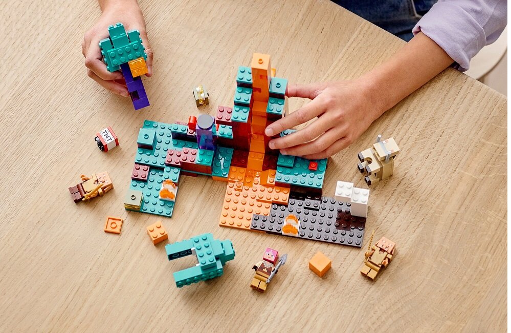 LEGO Minecraft Spaczony las 21168 Rozwój pasji do Minecrafta 