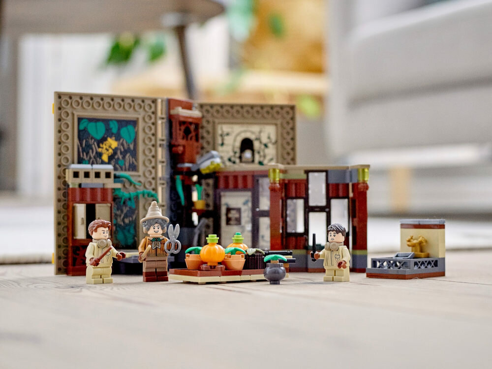LEGO Harry Potter Chwile z Hogwartu: zajęcia z zielarstwa 76384