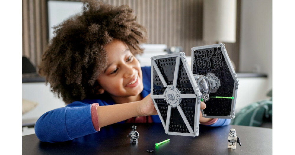 LEGO Star Wars Imperialny myśliwiec TIE 75300 historie minifigurki droid