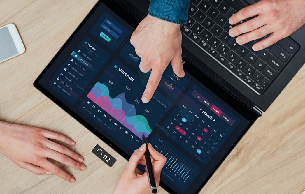 Laptop MSI Summit E14 - mobilność