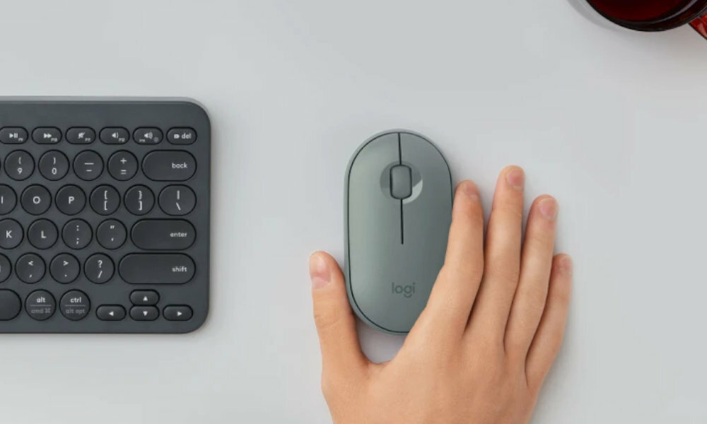 LOGITECH Pebble M350 desk
