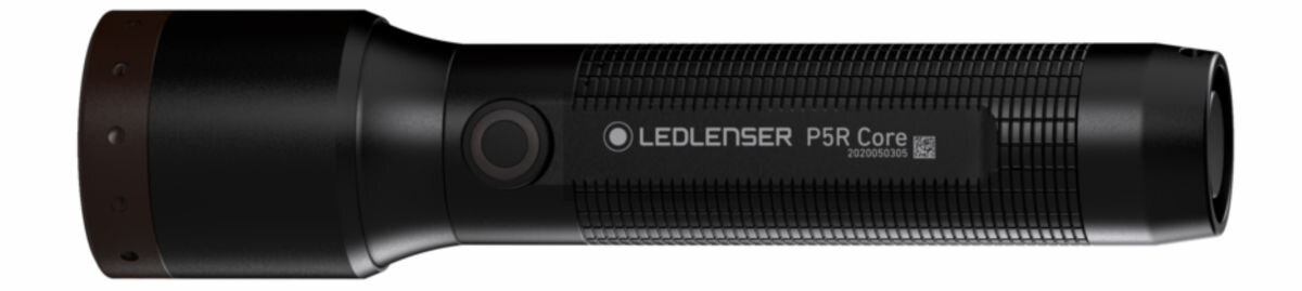 Latarka LEDLENSER P5R Core, trwała, aluminium, stop, IP68. na białym tle latarka od boku poziomo