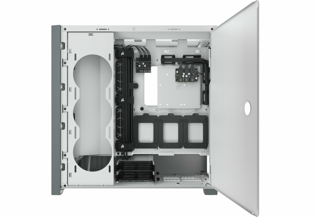 CORSAIR-obudowa-iCUE-5000X-RGB-otwarta-klapa