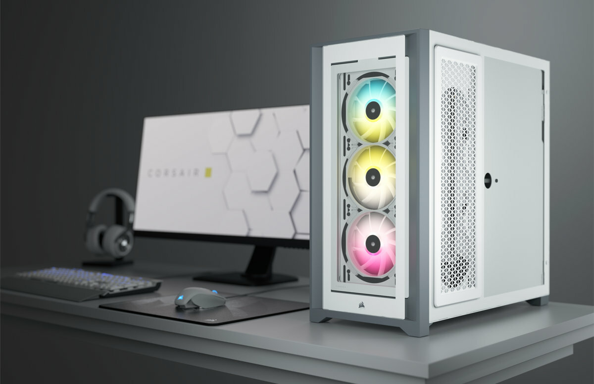 CORSAIR-obudowa-iCUE-5000X-RGB-stanowisko1