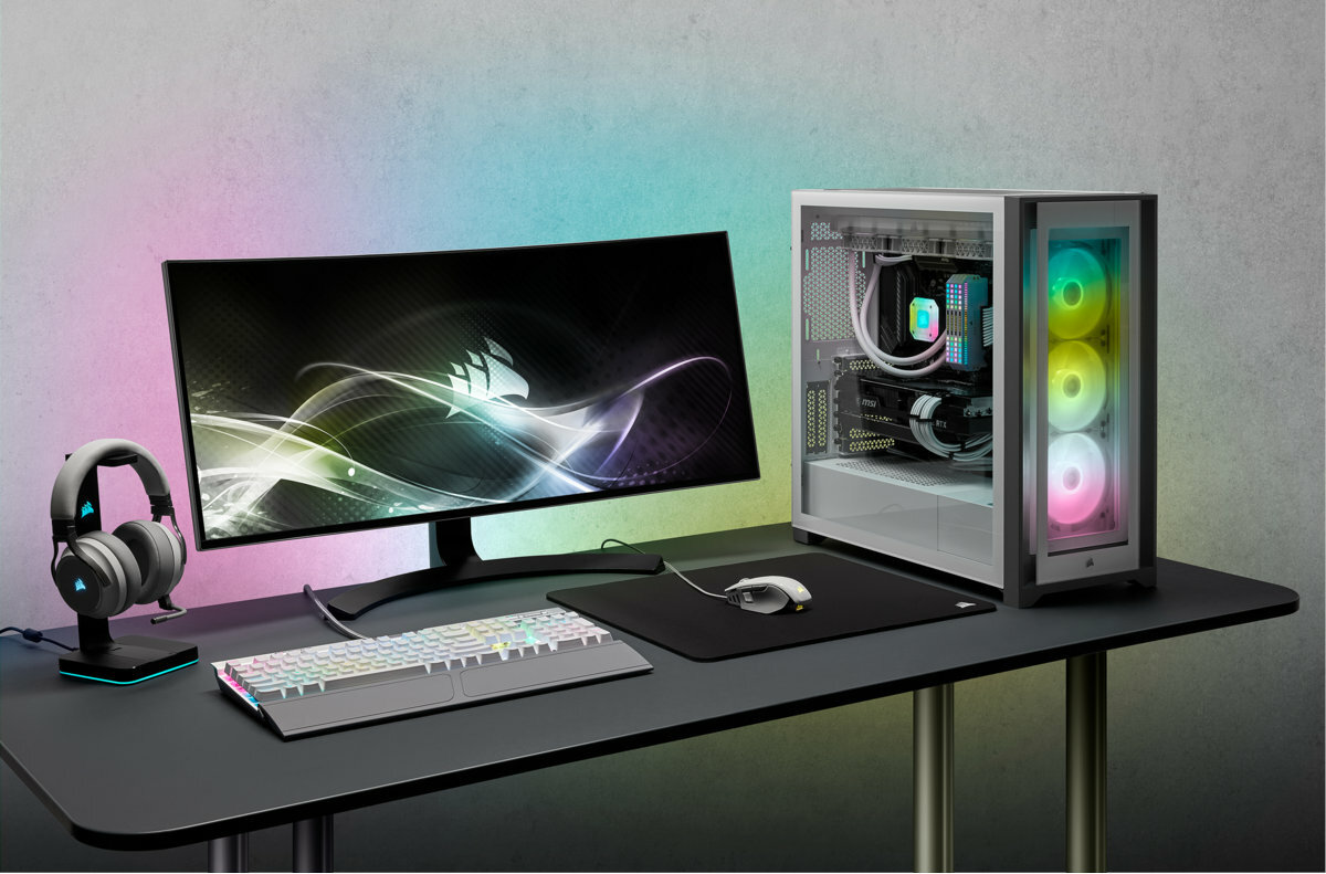 CORSAIR-obudowa-iCUE-5000X-RGB-stanowisko2