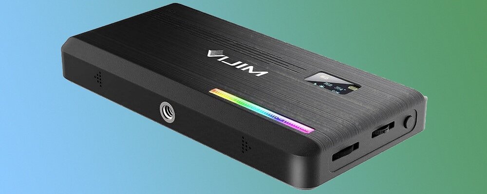 Lampa LED Ulanzi VL196 widoczny wyświetlacz oraz mocowanie statywowe