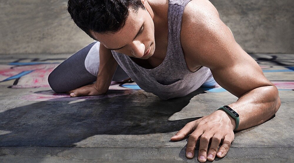 Smartband AMAZFIT Band 5 ekran bateria pasek koperta ładowanie pomiar tętno puls krew tlen sen spanie sport ćwiczenia zdrowie
