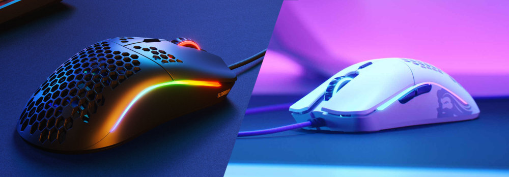 GLORIOUS PC Gaming Race Model O- - mysz w dwóch kolorach, czarny oraz biały na biurku