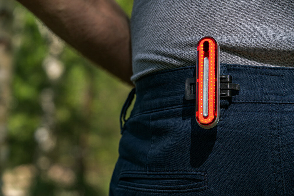LAMPKA ROWEROWA TYŁ VÖGEL BL601R LED USB baterie ladowanie zywotnosc czas pracy wkaznik slabej baterii ladowania przewod microusb