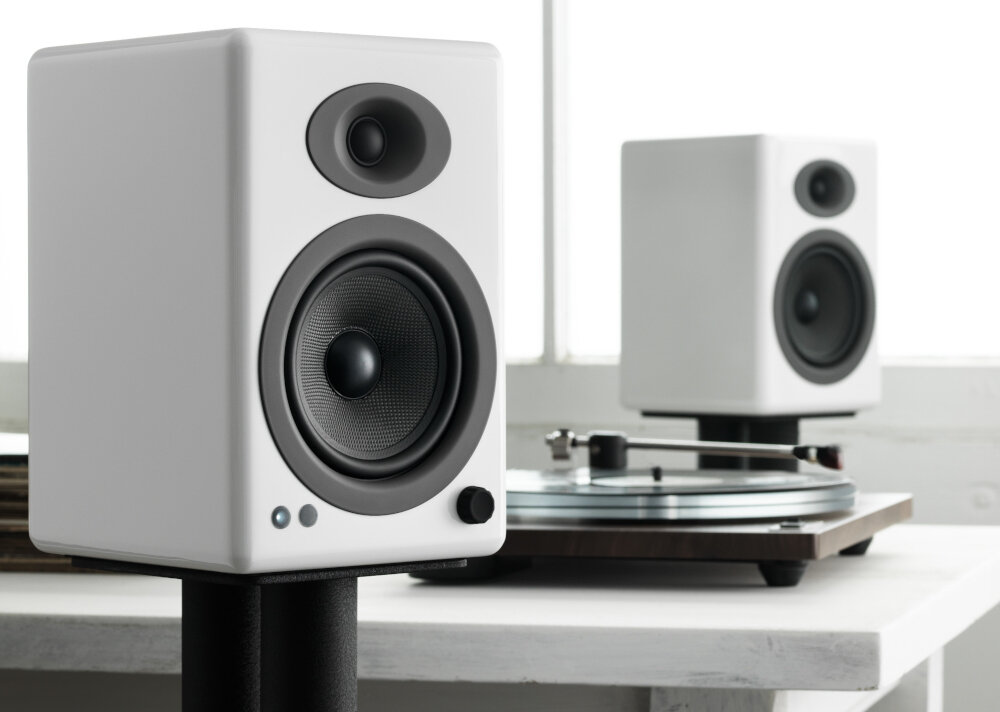 Kolumny głośnikowe AUDIOENGINE A5+ BT dźwięk bezprzewodowy kompatybilnośc aplikacja urządzenie brzmienie