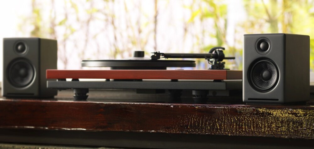 Kolumny głośnikowe AUDIOENGINE A2+ brzmienie bezprzewodowe łącze złącza dźwięk wszechstronność  obsługa instalacja design jakość wykonanie opakowanie zestaw