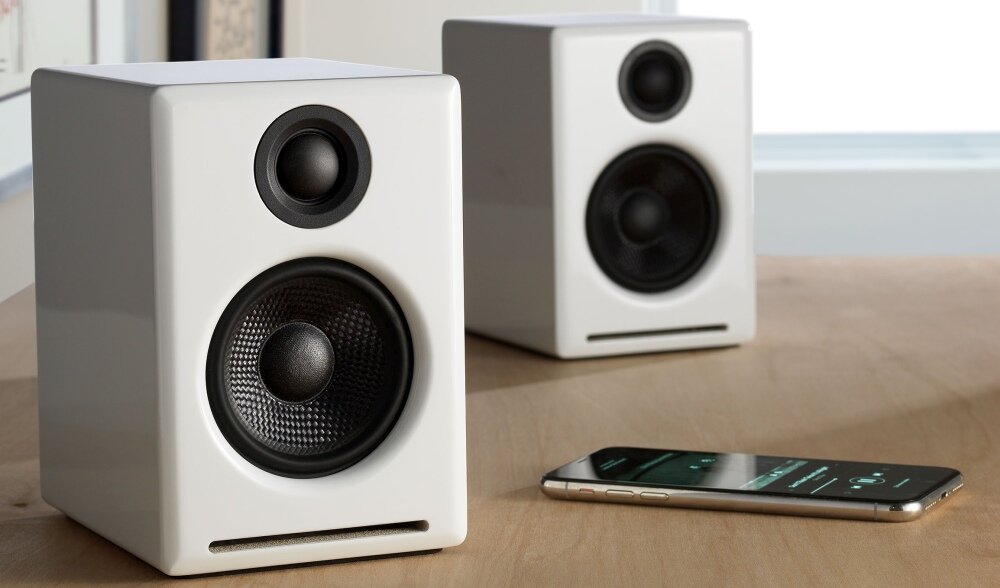 Kolumny głośnikowe AUDIOENGINE A2+ brzmienie bezprzewodowe łącze złącza dźwięk wszechstronność obsługa instalacja design jakość wykonanie opakowanie zestaw