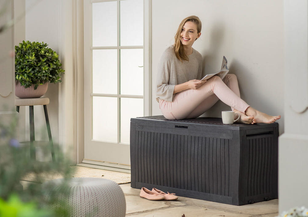 Skrzynia ogrodowa KETER Comfy Storage Box 270l Brąz funkcjonalny produkt schowek dodatkowe miejsce do siedzenia maksymalny nacisk an pokrywę do 220 kg