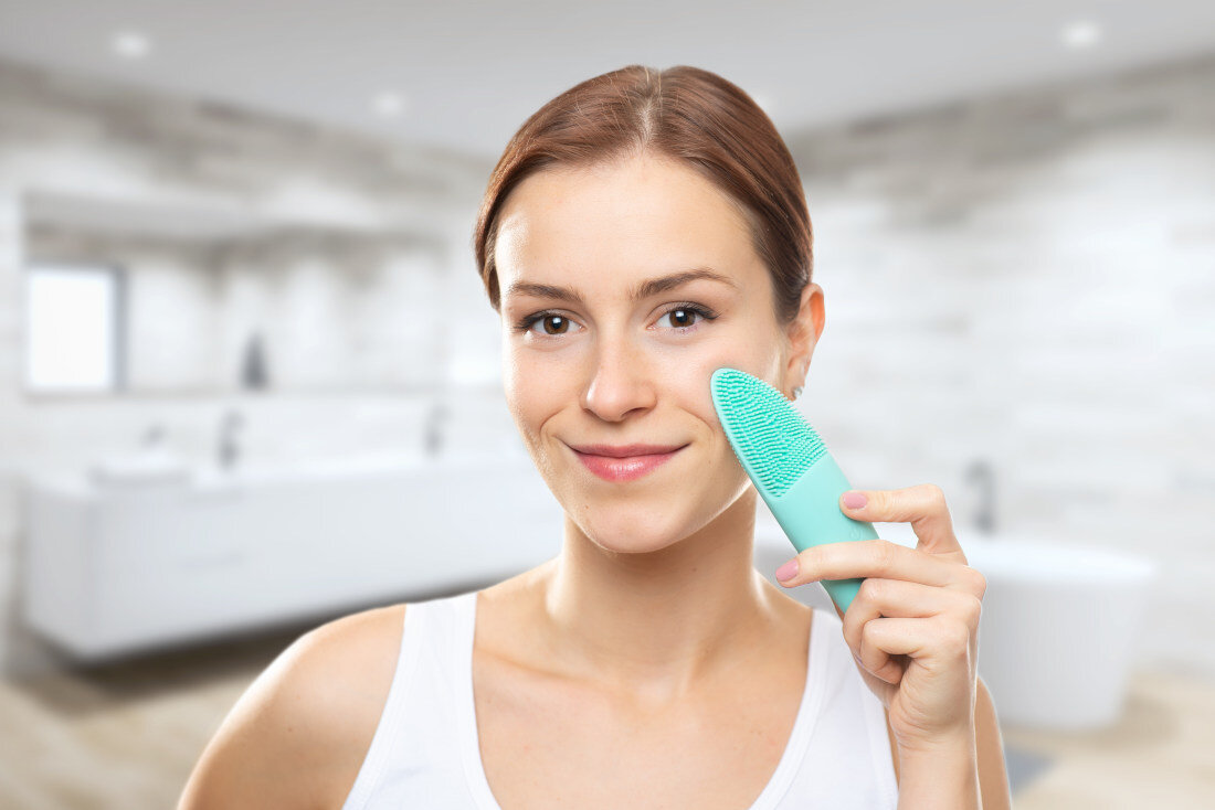 Szczoteczka do twarzy CONCEPT SK9010 Zielony rozswietlenie wbudowany system grzewczy 7 poziomow 2 tryby pracy wysokiej jakosci akumlator Li-Ion ladowanie