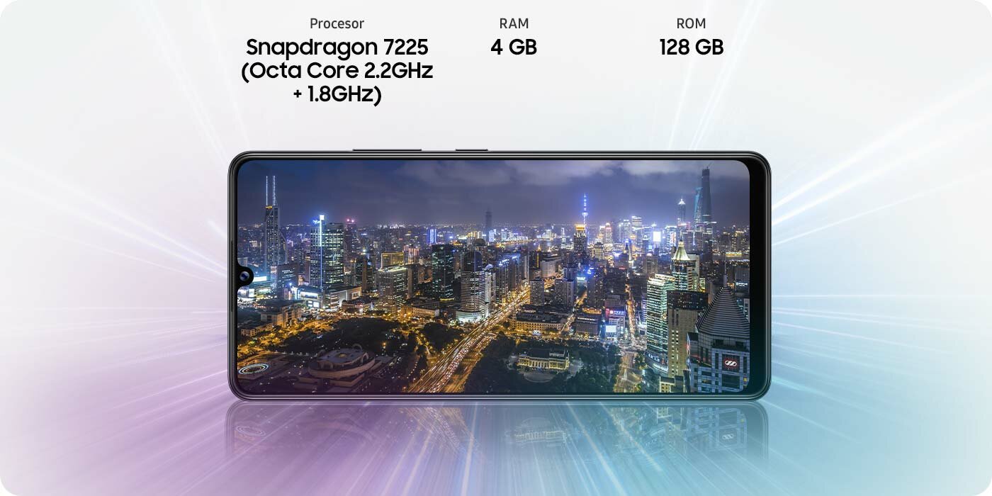 zdjęcie telefonu na którego ekranie widać oświetlone miasto nocą zdjęcie telefonu na którego ekranie widać oświetlone miasto nocą