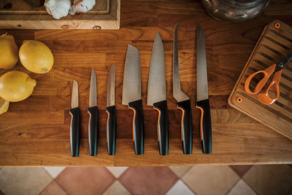 ONóż FISKARS Functional Form 1057534 Seria Functional Form