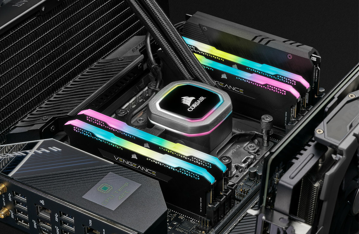 CORSAIR-VENGEANCE-PRO-RGB-16GB-3600MHz-lifestyle