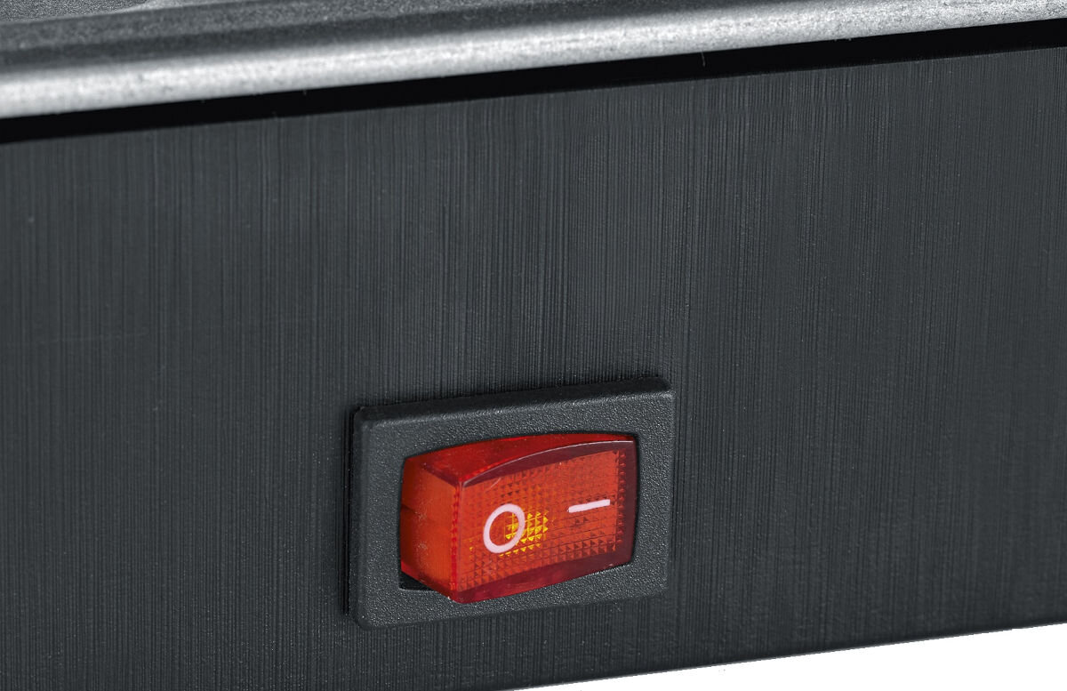 Grill elektryczny SEVERIN RG2370, odprowadzanie, tłuszcz, potrawy, grillowanie, raclette, zbliżenie na włącznik grilla