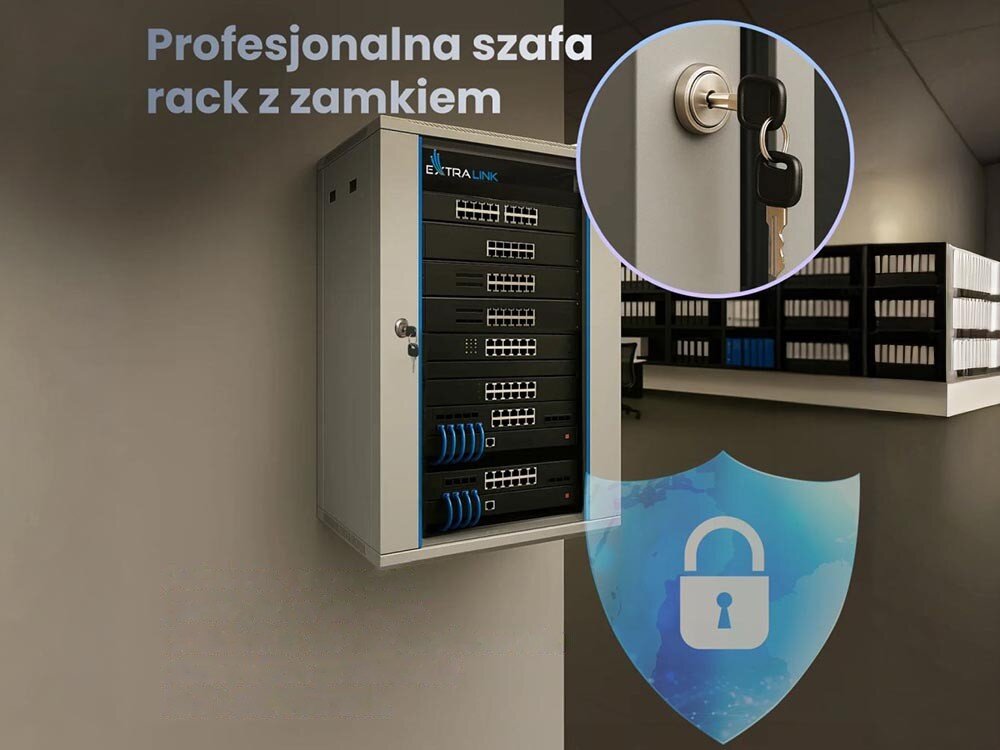 Szafa RACK EXTRALINK 19 18U EX.14374 Czarna szafa sieciowa zamontowana na ścianie w biurze, w zbliżeniu widoczny zamek z kluczami, na dole graficzny symbol kłódki i napis 'Profesjonalna szafa rack z zamkiem', miejsca na wentylatory, otwory