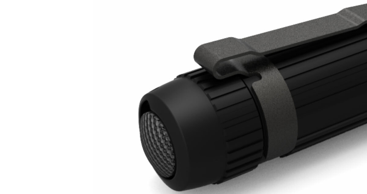 Latarka LEDLENSER Solidline ST6R Czarny, pojemność, akumulator, micro-USB, prąd, na białym tle zbliżenie na ergonomiczny przełącznik latarki